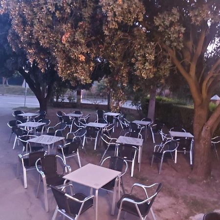 Hostal Linares Villanueva de Argano Bagian luar foto