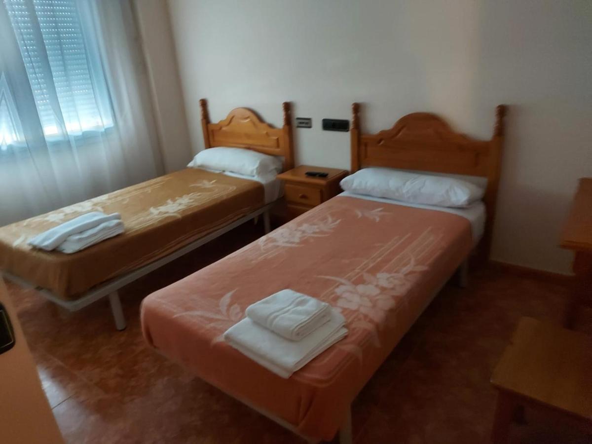 Hostal Linares Villanueva de Argano Bagian luar foto