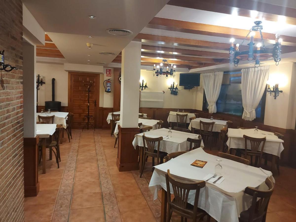 Hostal Linares Villanueva de Argano Bagian luar foto