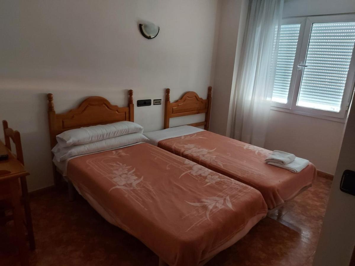 Hostal Linares Villanueva de Argano Bagian luar foto